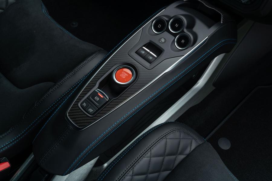 Детали интерьера Alpine A110 Pure 2018 года  (UK) (фото 24 из 40)
